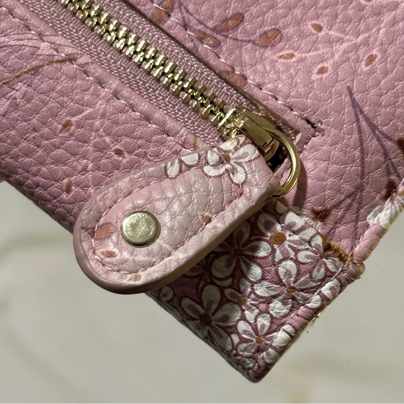 STEVE MADDEN BLUSH WILD FLOWERS DESIGN WALLET - Picture 12 of 15